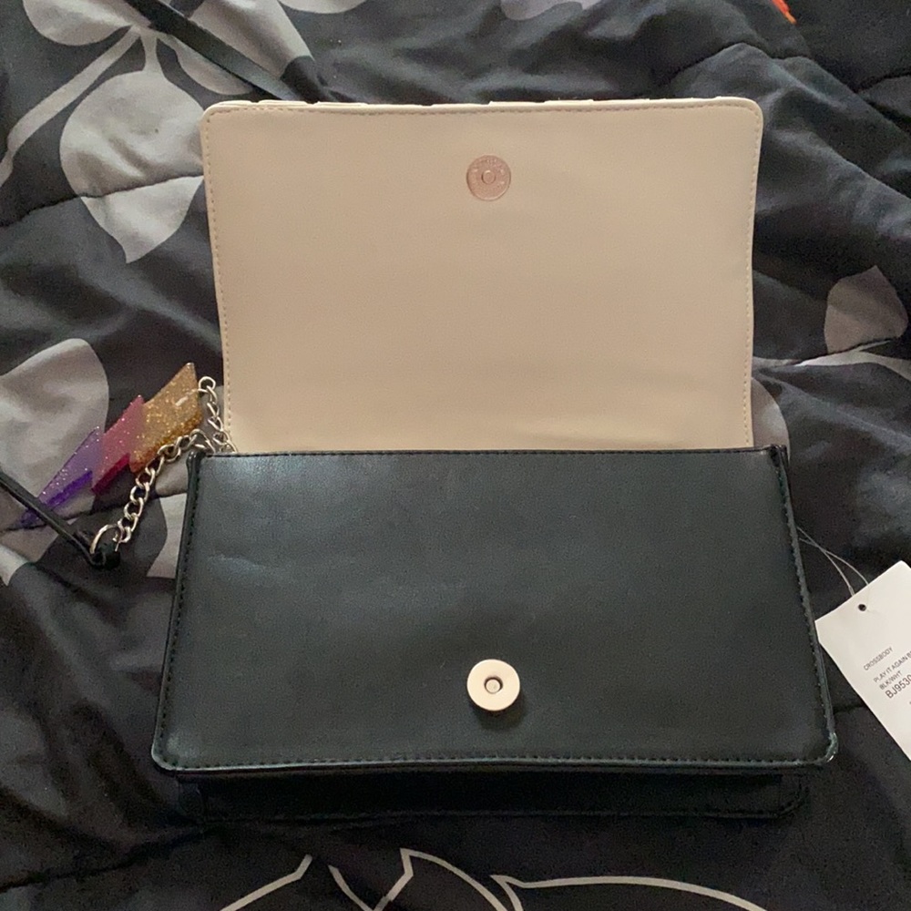 Purse - Picture 2 of 3